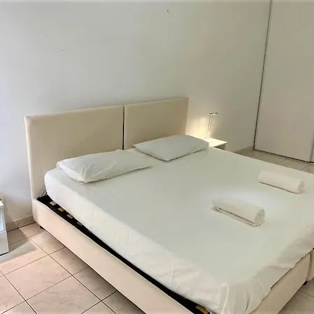 Le Jardin Des Muses -parking Prive - Centre-ville - Bord De Apartment *