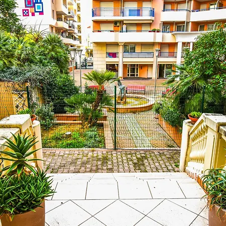 Apartment Le Jardin Des Muses -parking Prive - Centre-ville - Bord De