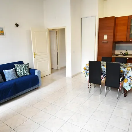 Le Jardin Des Muses -parking Prive - Centre-ville - Bord De Apartment *